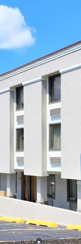 Motel 6 Catonsville MD Baltimore West，位于卡顿斯维尔的酒店