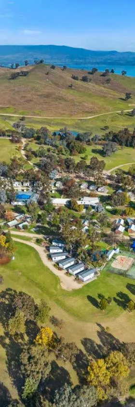 Lake Hume Holiday Park，位于Lake Hume的酒店