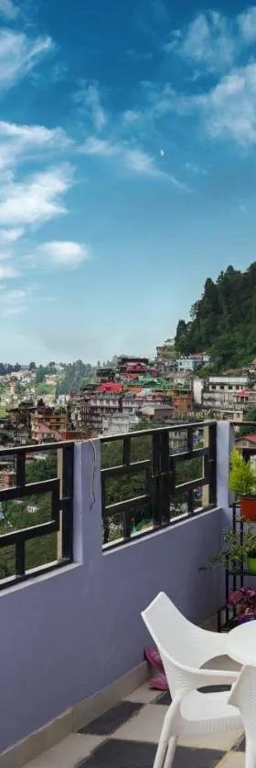 Hotel Hill Queen near Sherpa Gumba Darjeeling Mall 5 Min Couple Friendly，位于大吉岭的酒店