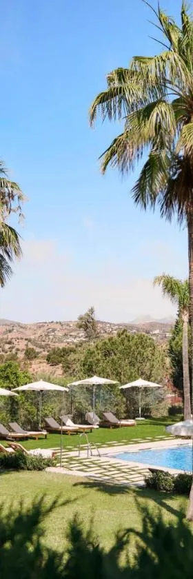 B bou Hotel La Viñuela & Spa，位于比纽埃拉的酒店