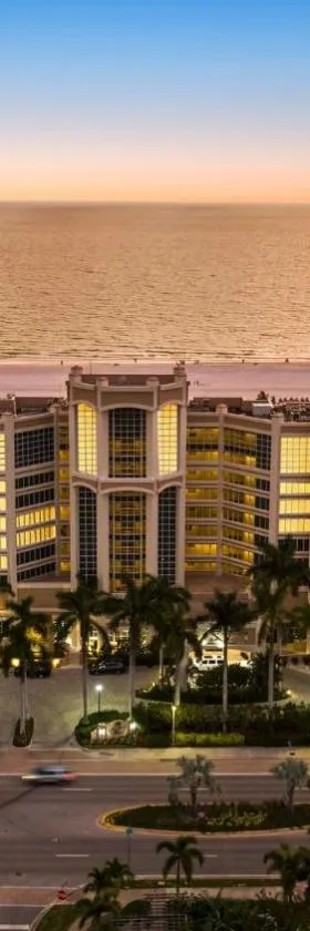 Marco Beach Ocean Suites，位于马可岛的酒店