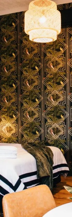 Rooms of Renown - The Gilded Globe，位于Leeton的酒店