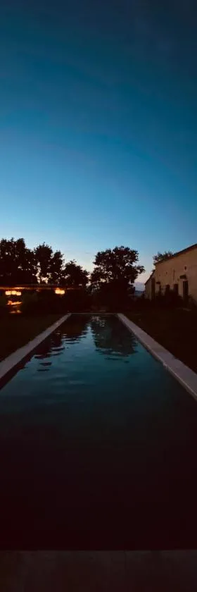 Maison Drôles d'Oiseaux，位于Plieux的酒店