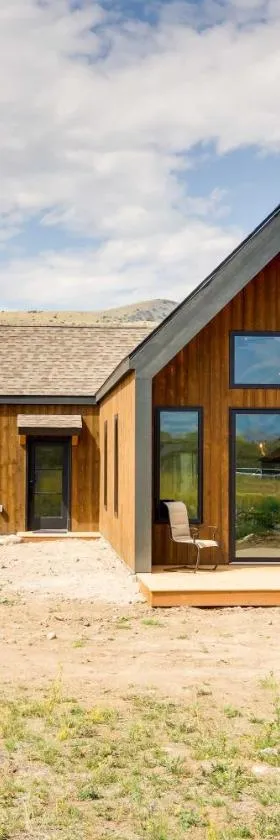 Yellowstone Prairie Retreat 360 Mountain Views!，位于Emigrant的酒店