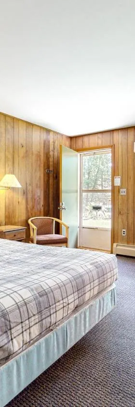 King Birch Lake Home, Unit 6，位于Alton的酒店