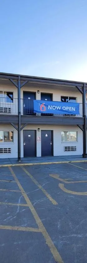 Motel 6 Wichita KS South I35，位于威奇托的酒店