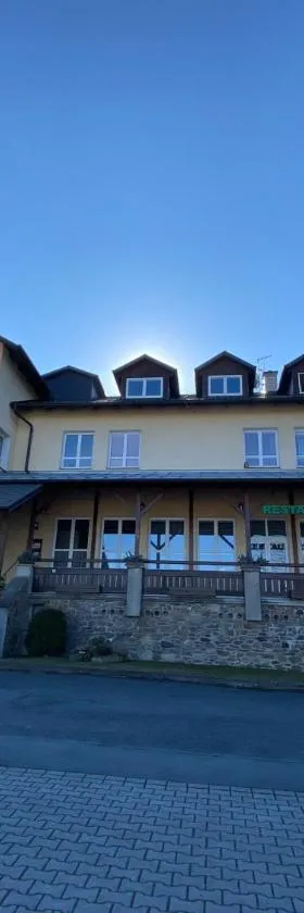 hotel Sádek，位于Díly的酒店