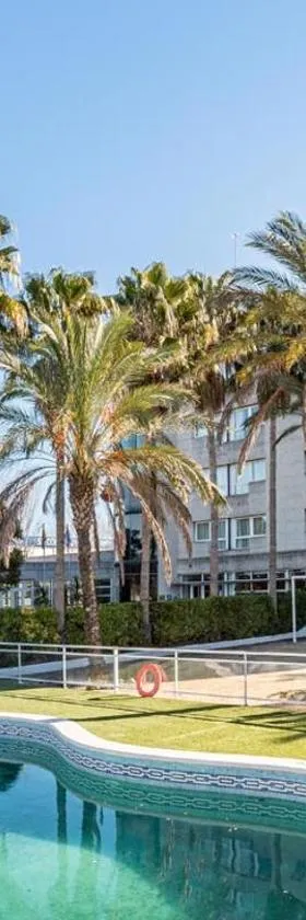 Hotel Air Penedès，位于维拉弗兰卡宾纳戴斯的酒店