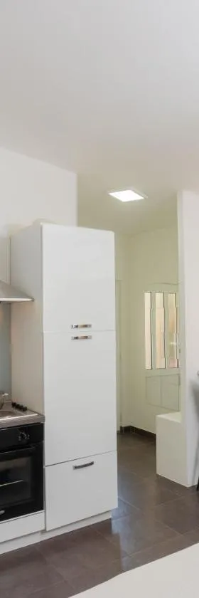 Studio apartman Maris，位于Kastel Stari的酒店