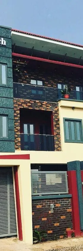 GOD'S TOUCH APARTMENTS SHORT-LET Adenugba Street Oregun Ikeja Lagos Nigeria，位于伊凯贾的酒店