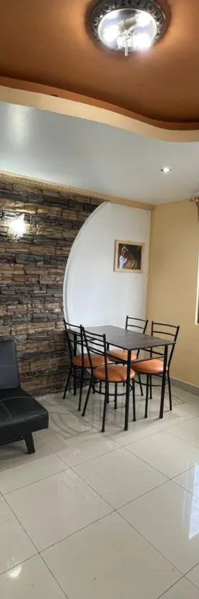 Hermoso y acogedor departamento，位于Atuntaqui的酒店