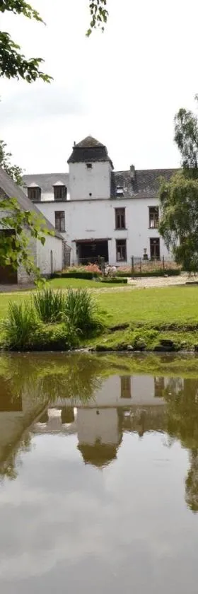 Le domaine du château blanc à 10 minutes de Pairi Daiza，位于Jurbise的酒店
