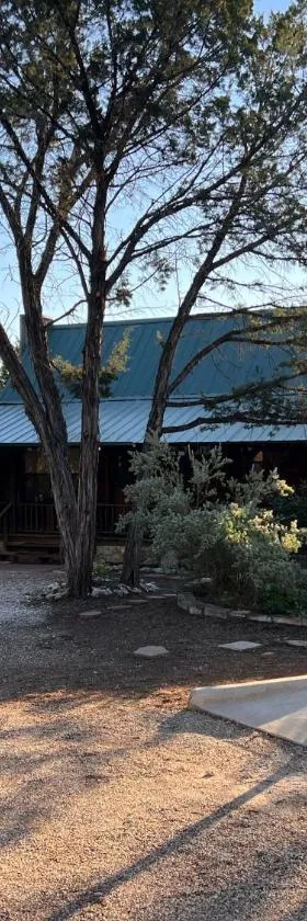 Lake Whitney Log Cabin，位于Lakewood Harbor的酒店