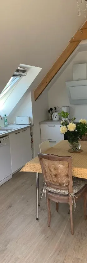 Guest house au calme à 900 M de Longchamps，位于圣吕奈尔的酒店