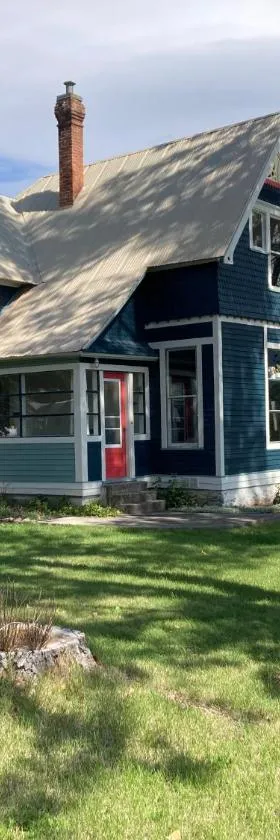 Victorian Glacier Getaway-20mins to Glacier National Park-10mins to airport!，位于哥伦比亚瀑布的酒店