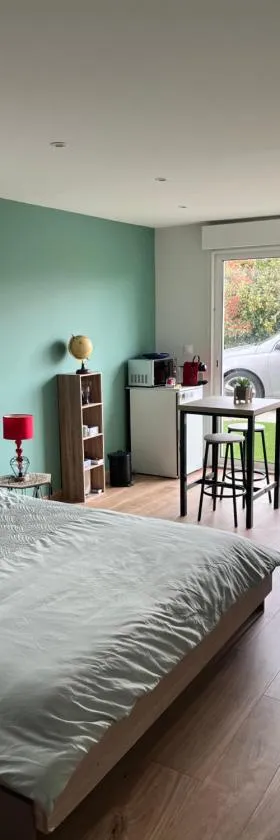 chambre où suite privative accès indépendant，位于Pérignat-sur-Allier的酒店