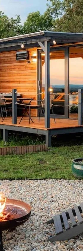 Tinyhouse with view to Balaton - Liliput Houses，位于巴拉顿阿卡拉提亚的酒店