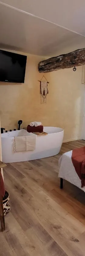 Chambre d'hôtes Gard，位于Meynes的酒店