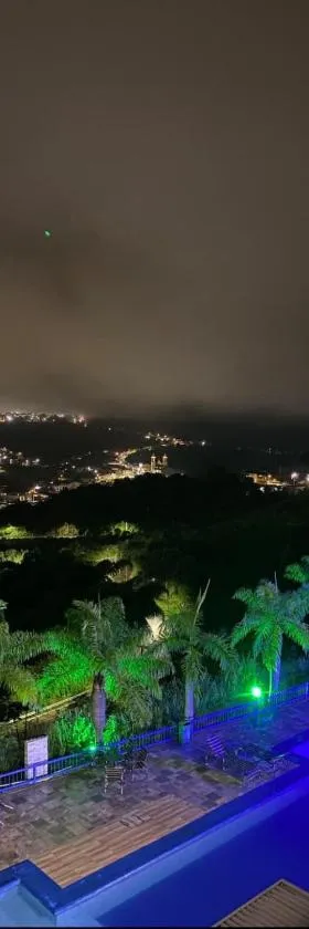 Apartamento Alto da Serra Villas，位于巴纳内拉斯的酒店