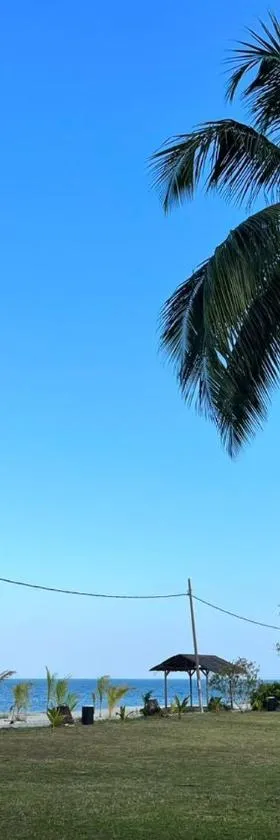 ALUN ALUN ISLAND RESORT，位于Kampong Atap Zing的酒店