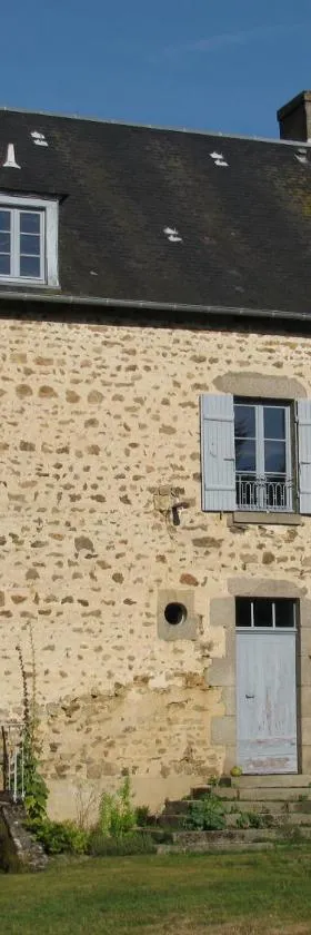Chambres d'hôtes -B&B- La Bonneterie，位于Montaigut-le-Blanc的酒店