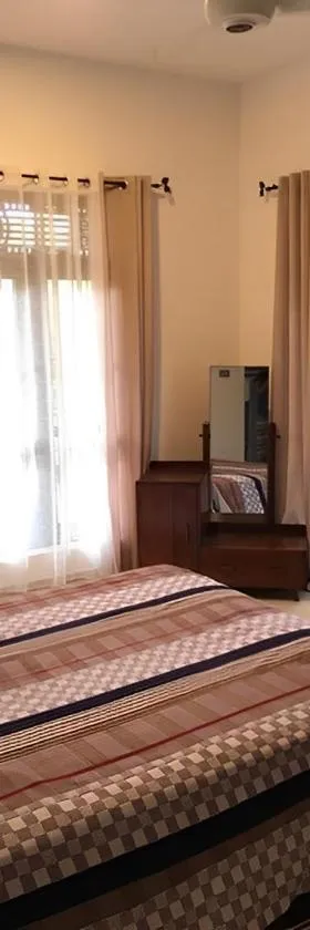 Apartment located 5 minutes from Ja Ela town，位于贾埃勒的酒店