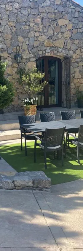 Le Hameau des vanades，位于Ampus的酒店