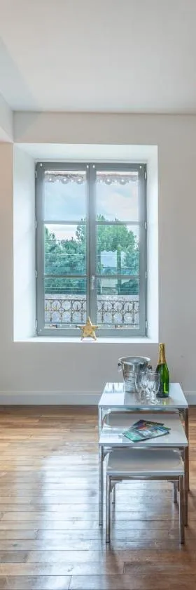 Duplex et Studio Saint Martin Le Beau，位于圣马丹勒博的酒店