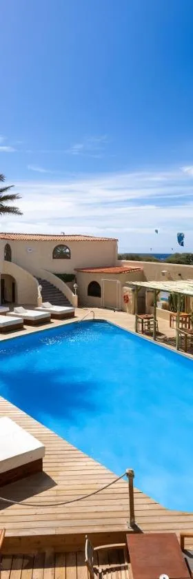 Playa Surf CBbC Hotel，位于厄尔梅达诺的酒店