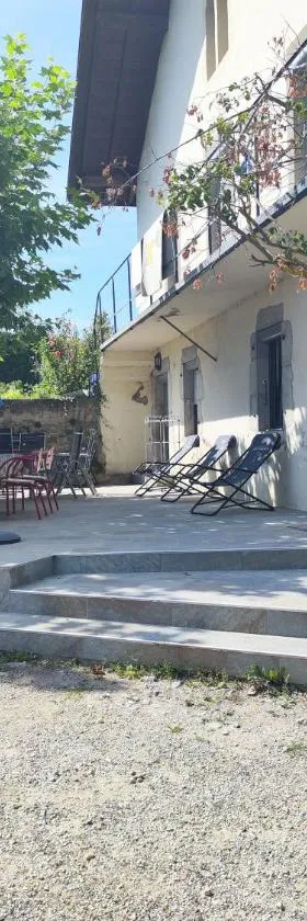 Appartement rénovée dans maison ancienne，位于Amancy的酒店