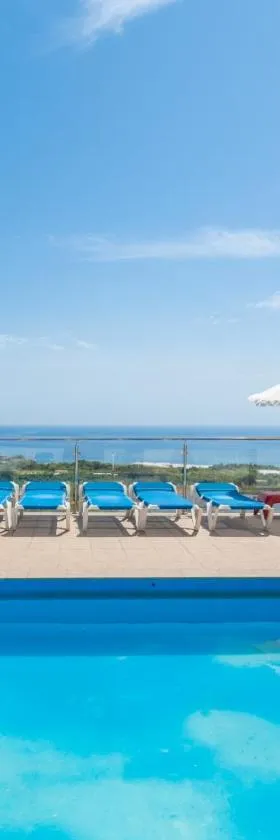 Apartamentos Playamaro，位于马罗的酒店