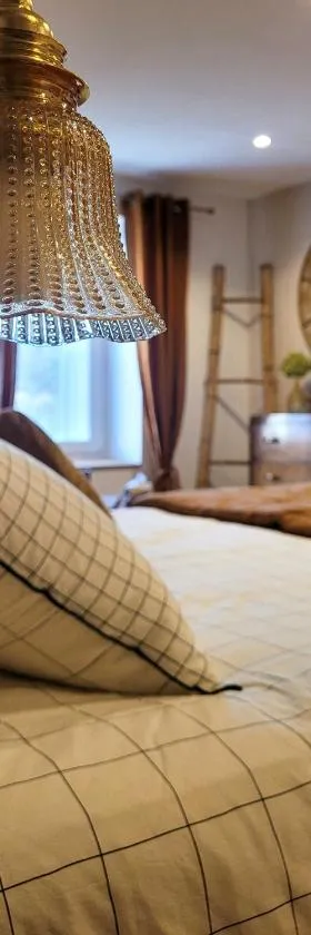 Chambre d'hôte à "Tandem House"，位于Saint-Just-Saint-Rambert的酒店