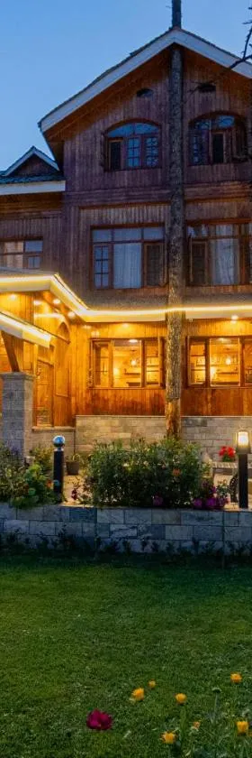 Shaw Inn by Stay Pattern，位于古尔马尔格的酒店