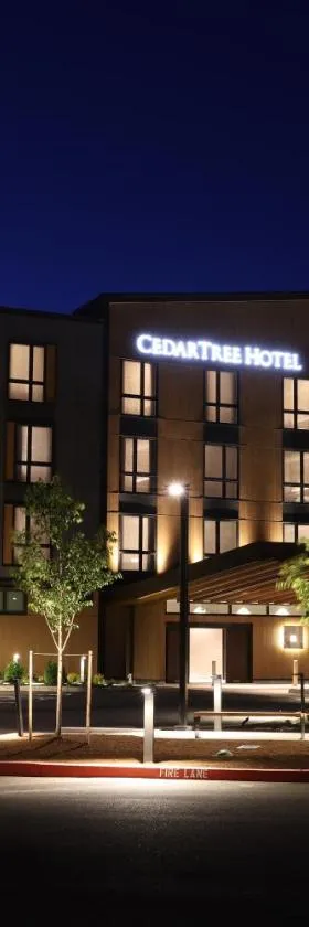 Cedartree Hotel Portland Hillsboro，位于希尔斯伯勒的酒店