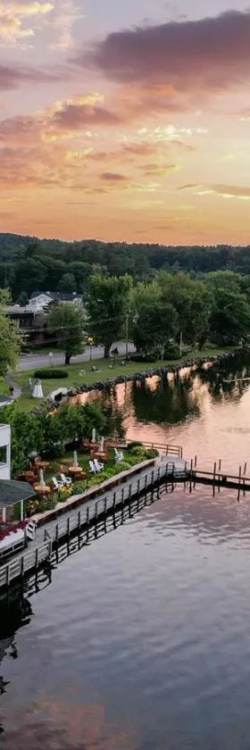 Mill Falls Resort Collection at the Lake，位于梅勒迪斯的酒店