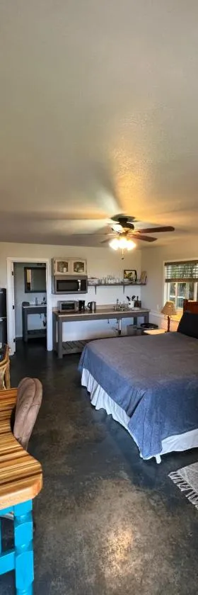 Private Ohana on the lush Hamakua coast with AC，位于Honokaa的酒店