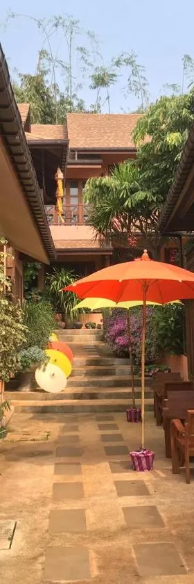 บ้านยุ้งฮีลล์รีสอร์ท Baan Yung Hill Resort，位于Ban Pa Sang的酒店