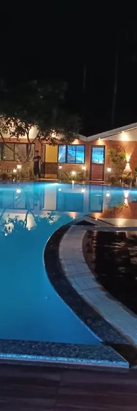 Vip's Ruposhi Bangla Eco Resort，位于Chālsa的酒店