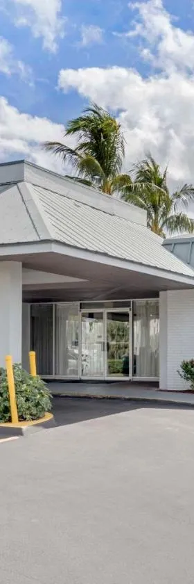 Quality Inn Downtown Stuart，位于斯图尔特的酒店