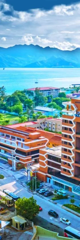 The Aurora Subic Hotel Managed By HII，位于奥隆阿波的酒店