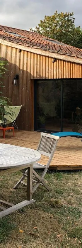 Uluwatu - cottage cosy，位于Saint-Laurent-de-Médoc的酒店