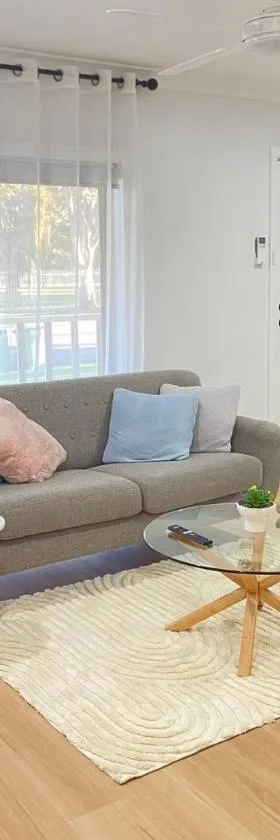 Pet friendly home in Albury，位于Lavington的酒店