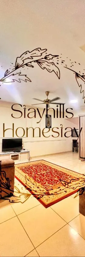 Astana Townhouse Homestay BukitBeruntung livingroom AirCond，位于Kampung Sungia Buaya的酒店