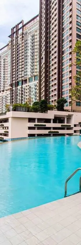 Pine Tree Suites by RR JBcity，位于Kampong Baharu的酒店