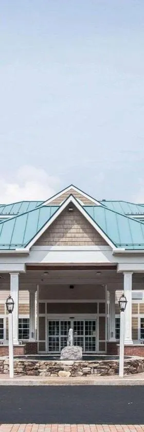 Comfort Inn & Suites Sturbridge-Brimfield，位于斯特布里奇的酒店