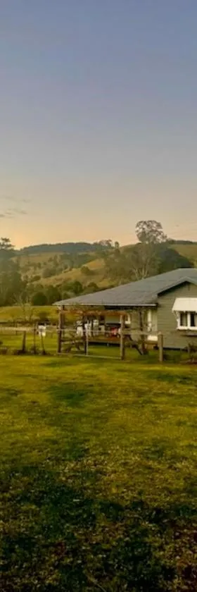 Little Farmhouse Near The Dairy，位于Warranulla的酒店