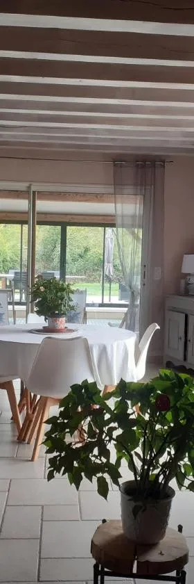 Au Pans de Bois. Repos et Détente，位于Auxon的酒店