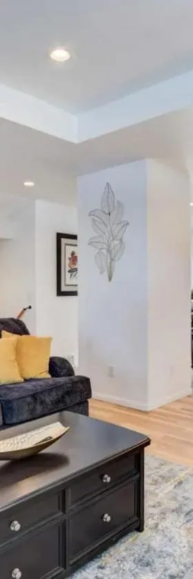 Moorhead Home Rental Near Downtown Fargo，位于Moorhead的酒店
