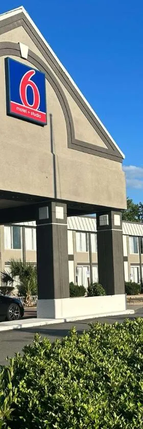Motel 6 Rock Hill SC，位于岩石丘的酒店