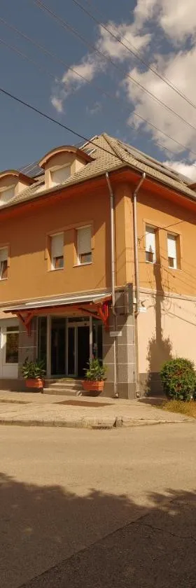 Hotel Vadászkürt Superior，位于塞克希费黑瓦尔的酒店